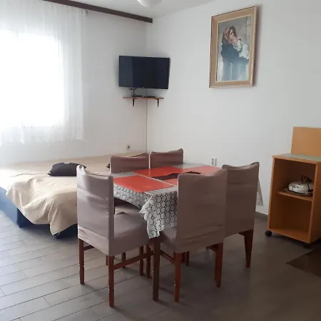 Kipson Apartament *